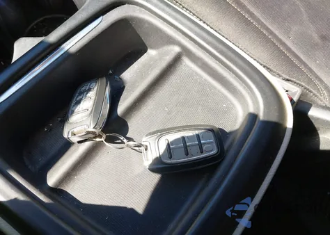 2020 Chrysler Pacifica Touring z USA, uszkodzony, nr VIN 2C4RC1FG8LR123371